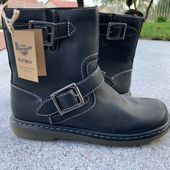 dr martens gayle boots